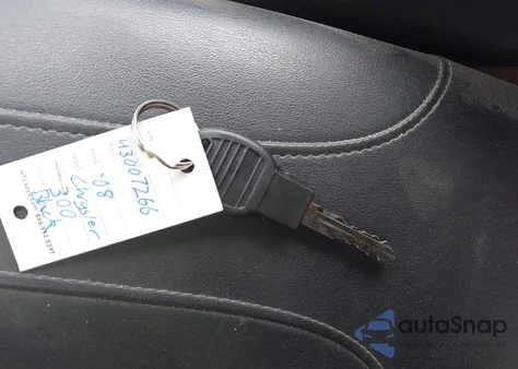 2008 Chrysler 300 Lx from USA, damaged, VIN 2C3KA43RX8H298396